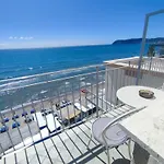 Отель Tirreno Алассио