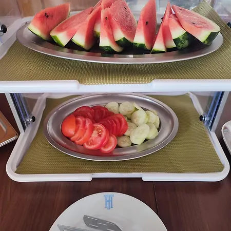 ホテル Tirreno アラッシオ