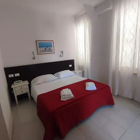 Tirreno * アラッシオ