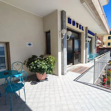 Hotell Tirreno