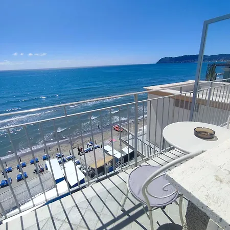 Hotell Tirreno Alassio