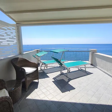 Отель Tirreno Алассио