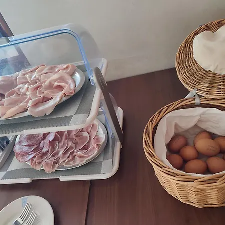 호텔 Tirreno *