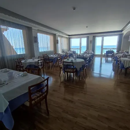 ホテル Tirreno