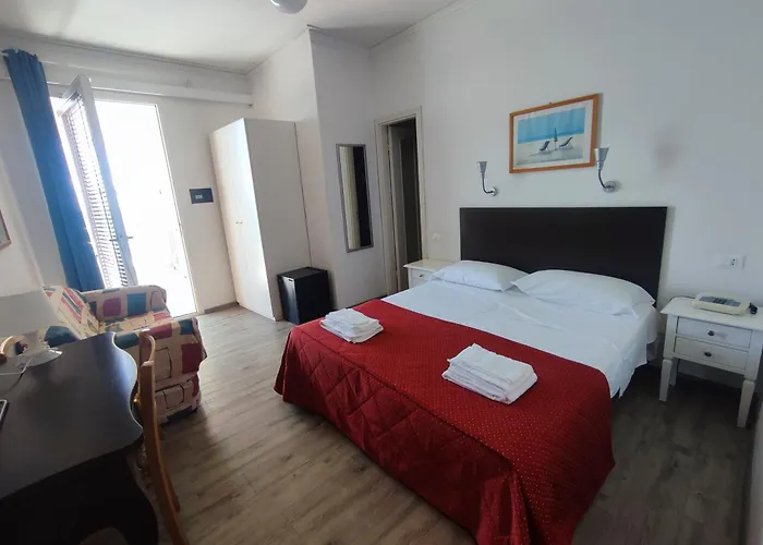 Tirreno Hotel *