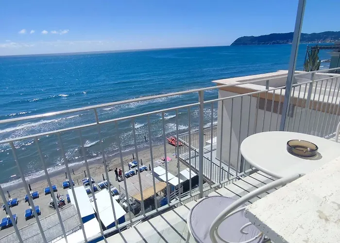 Hotel Tirreno Alassio