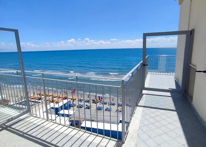 Hotel Tirreno *