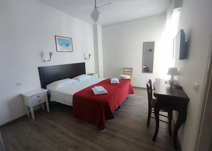 Tirreno Hotel *