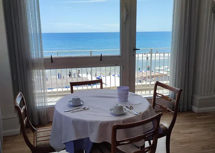 Tirreno Hotel *